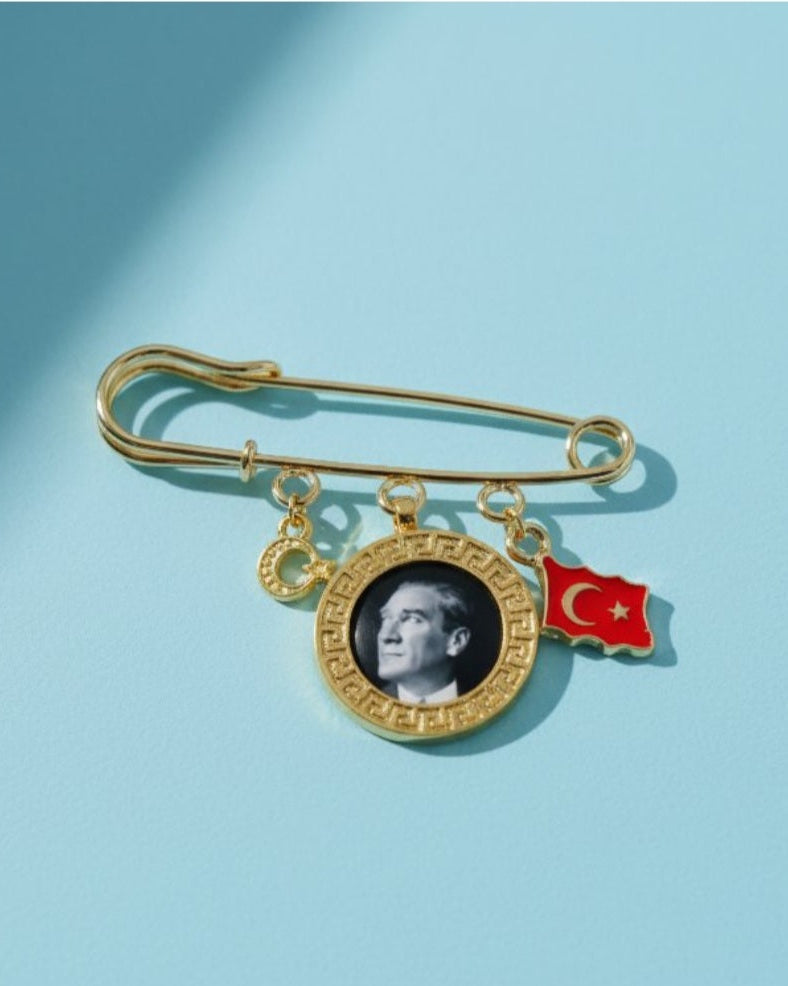 23 Nisan Atatürk Portreli Yaka Broşu